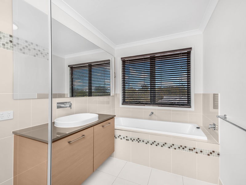 25 Kate Circuit, Rochedale QLD 4123