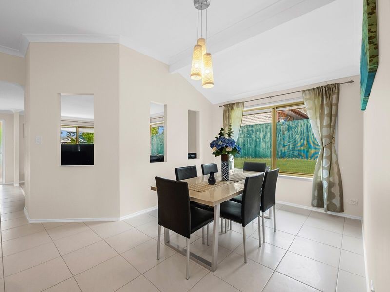 6 Federation Drive, Hillcrest QLD 4118
