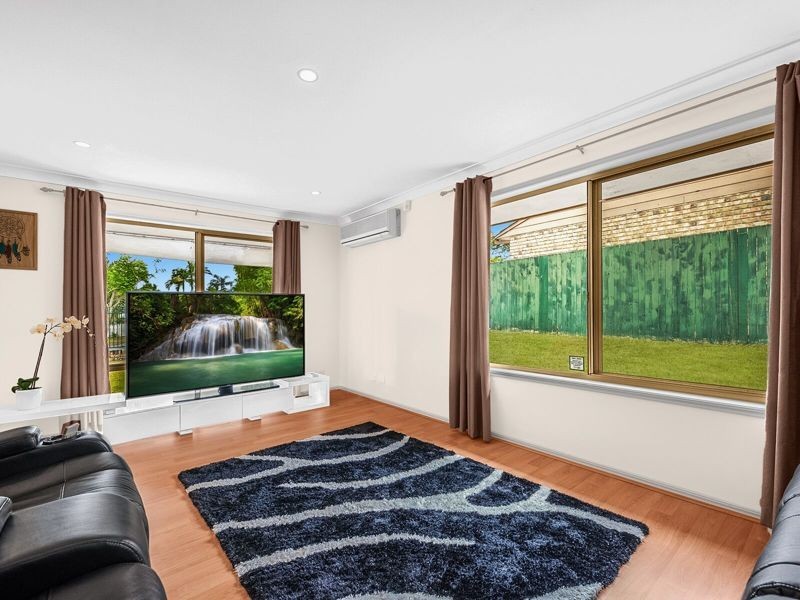 6 Federation Drive, Hillcrest QLD 4118