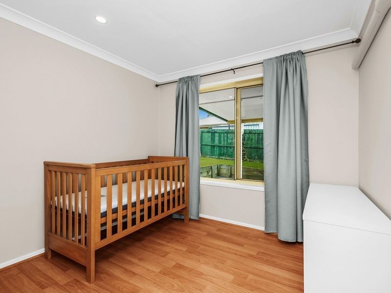 6 Federation Drive, Hillcrest QLD 4118