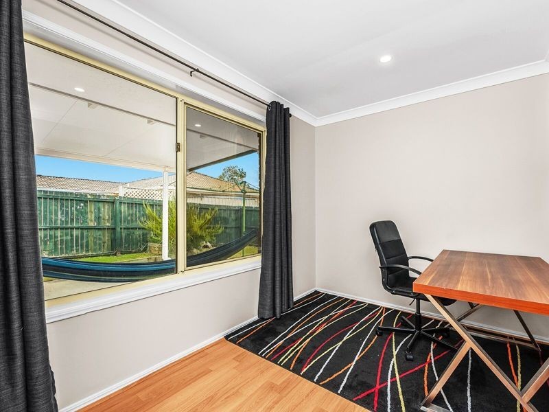 6 Federation Drive, Hillcrest QLD 4118