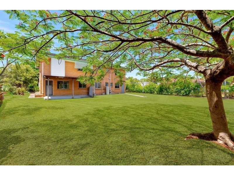 10 Benaud Street, Macgregor QLD 4109