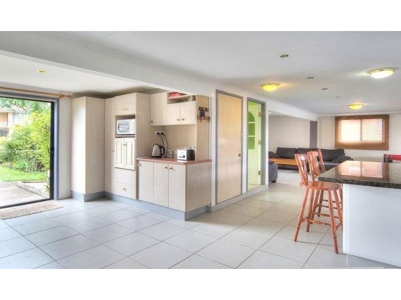 17 Gaillardia st, Macgregor QLD 4109