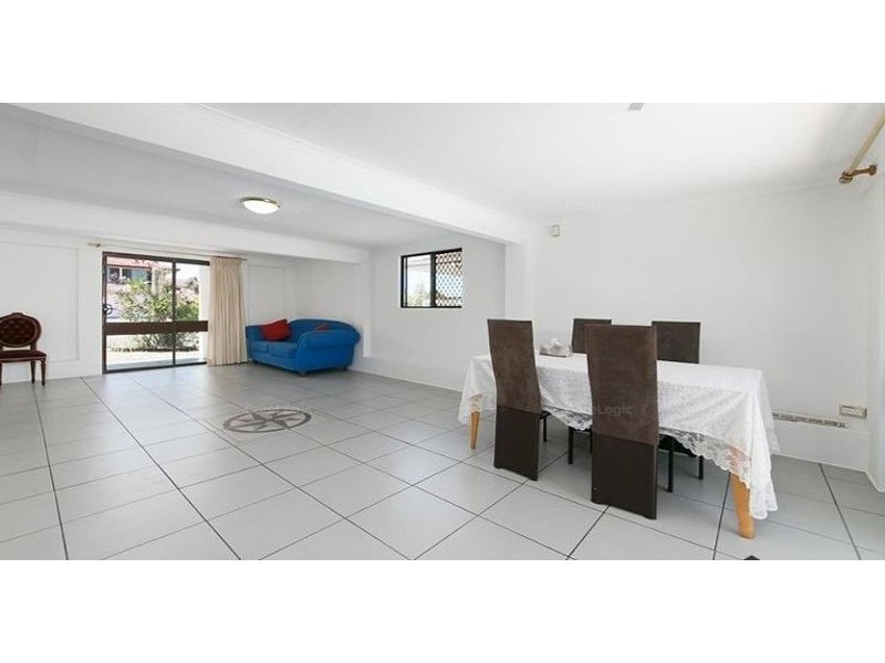 17 Gaillardia st, Macgregor QLD 4109