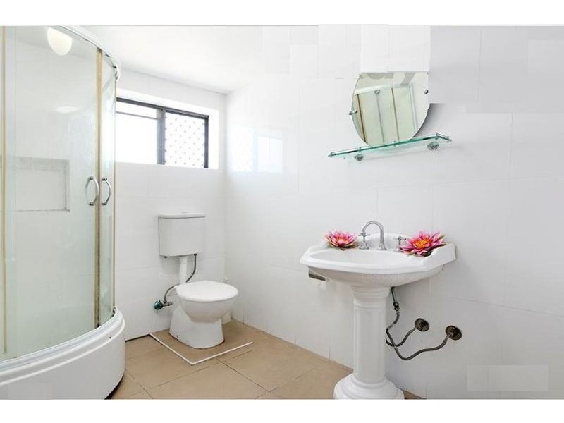 17 Gaillardia st, Macgregor QLD 4109