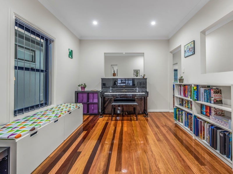 41 Ernest Street, Camp Hill QLD 4152