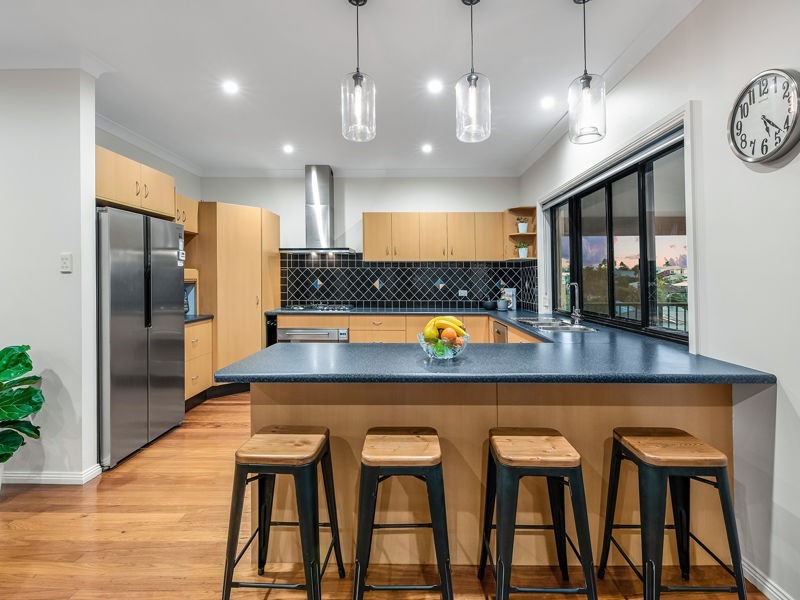 41 Ernest Street, Camp Hill QLD 4152