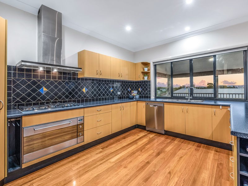 41 Ernest Street, Camp Hill QLD 4152