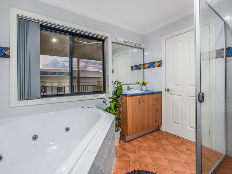 41 Ernest Street, Camp Hill QLD 4152