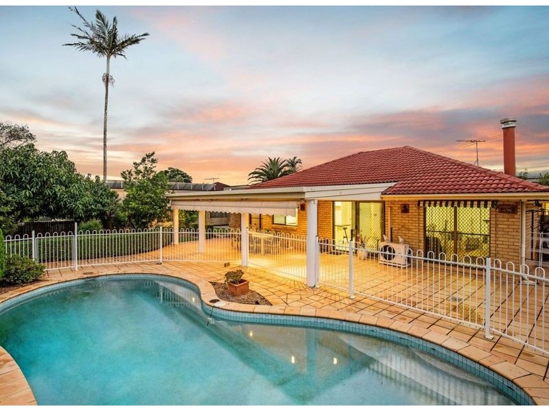 115 Davrod Street, Robertson QLD 4109