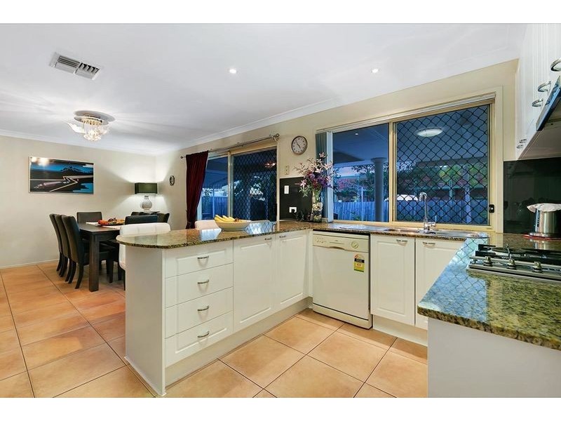 8 Mylonas Court, Sunnybank Hills QLD 4109