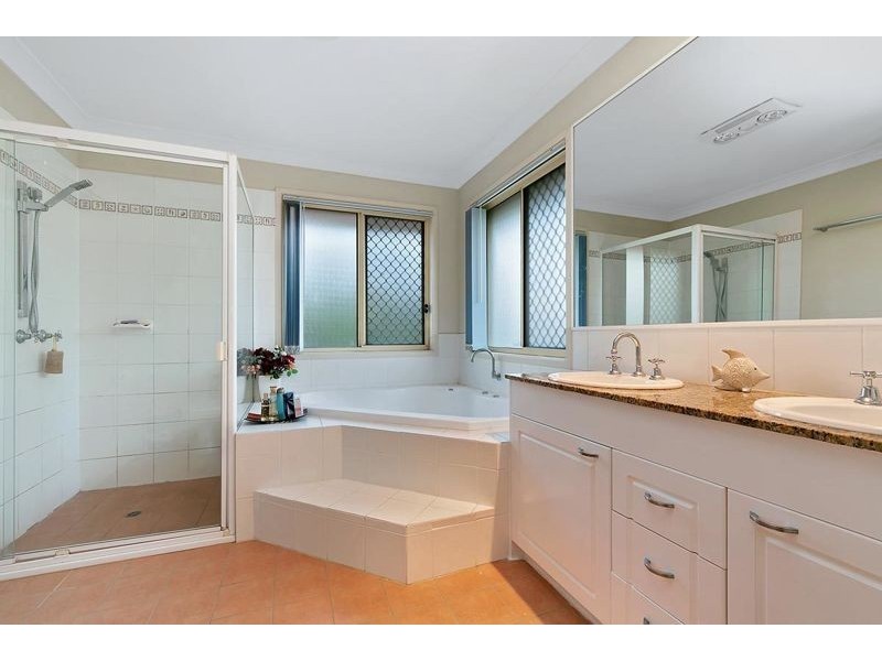 8 Mylonas Court, Sunnybank Hills QLD 4109