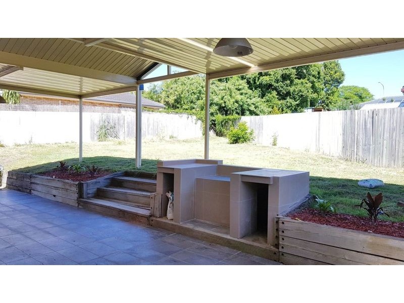 26 Sonorous Close, Regents Park QLD 4118