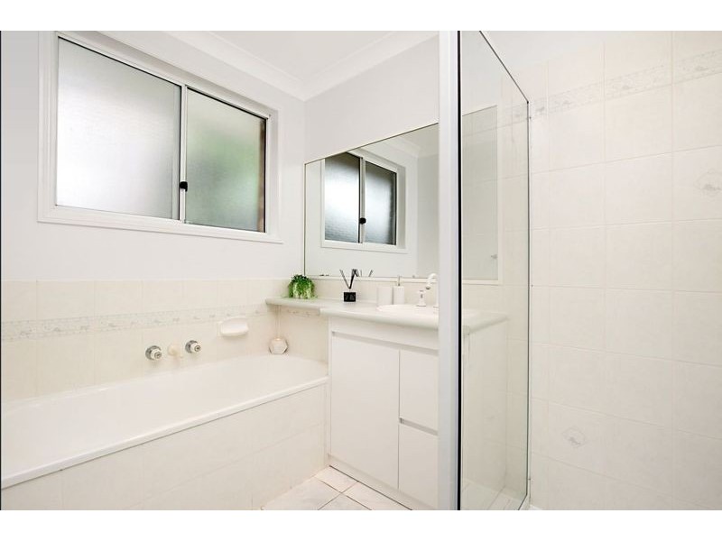 3 Larrell Close, Eight Mile Plains QLD 4113