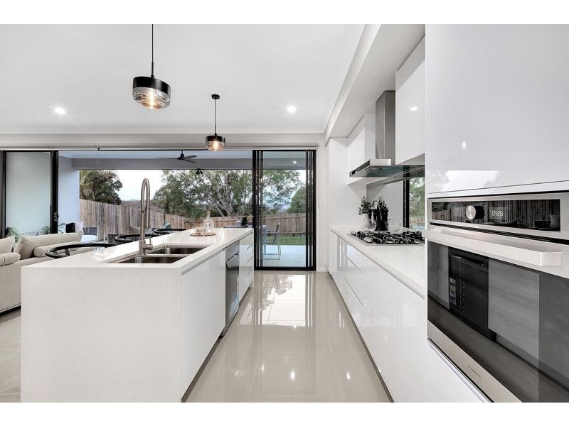 131 Lancaster Circuit, Stretton QLD 4116