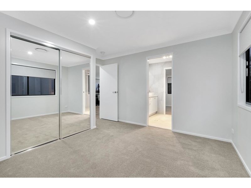 131 Lancaster Circuit, Stretton QLD 4116