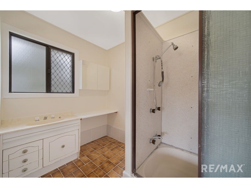 5 Ursula Cresent, Springwood QLD 4127