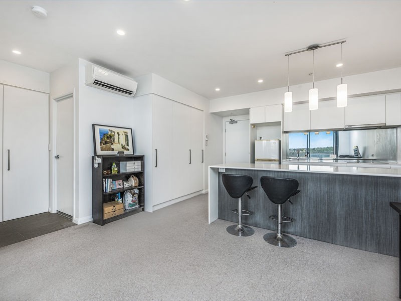 11409/300 Old Cleveland Road, Coorparoo QLD 4151