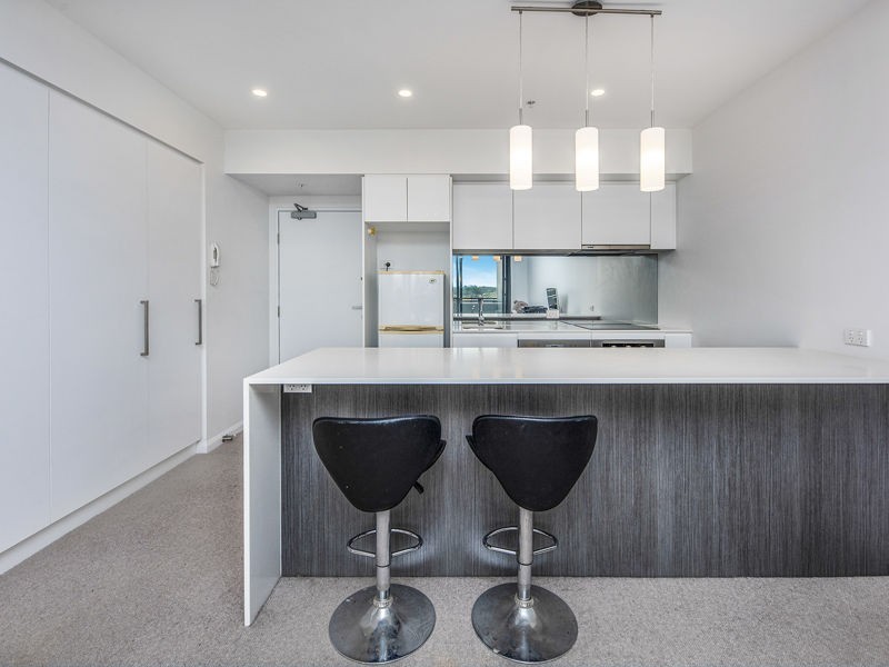 11409/300 Old Cleveland Road, Coorparoo QLD 4151