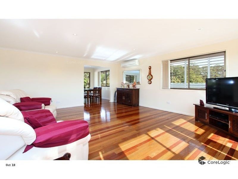 8 McCracken Street, Wishart QLD 4122