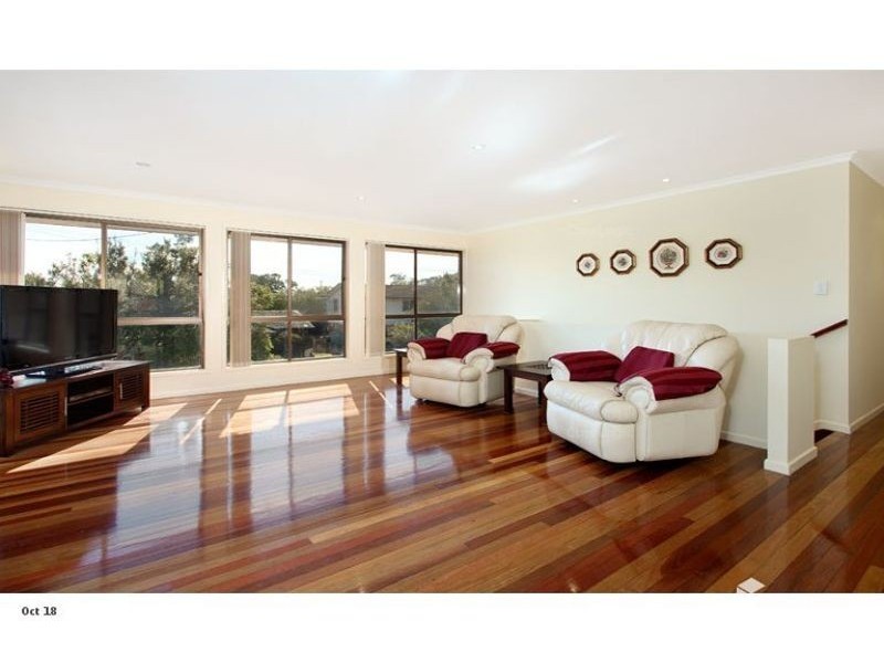 8 McCracken Street, Wishart QLD 4122