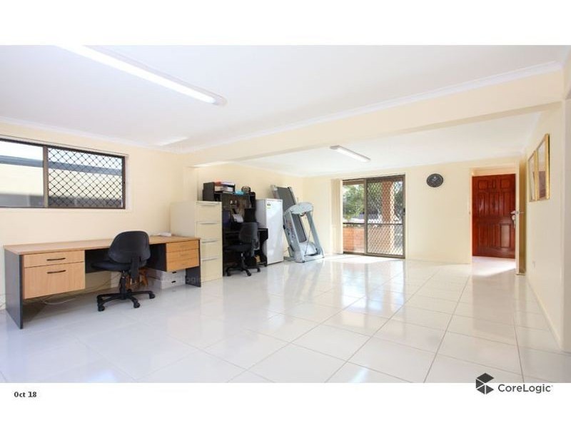 8 McCracken Street, Wishart QLD 4122