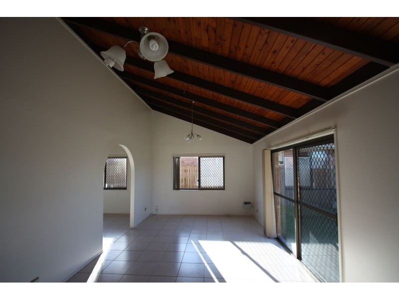 4 Malmsey Street, Calamvale QLD 4116