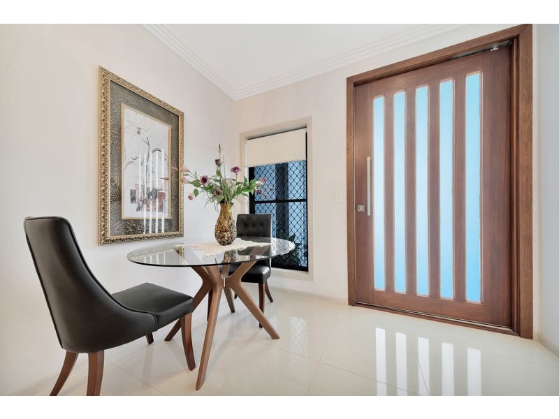 8 Zachary Court, Hillcrest QLD 4118