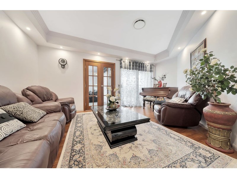 8 Zachary Court, Hillcrest QLD 4118