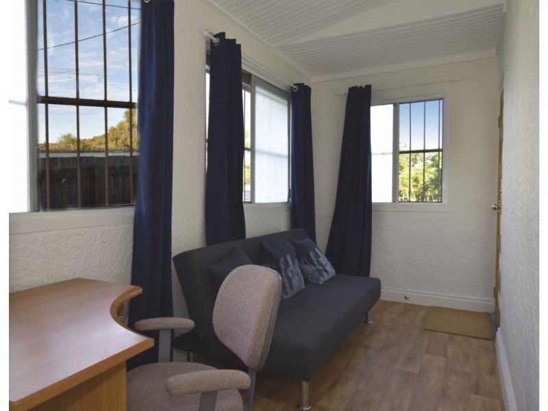 829 Esplanade, Lota QLD 4179