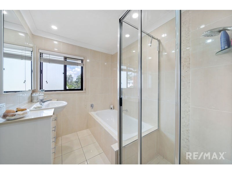 12 Skipton Sreet, Macgregor QLD 4109