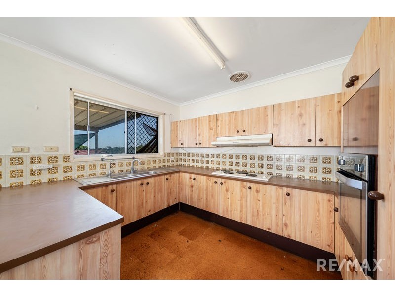 19 Warrington ST, Robertson QLD 4109