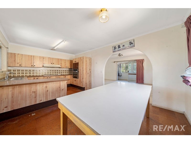 19 Warrington ST, Robertson QLD 4109