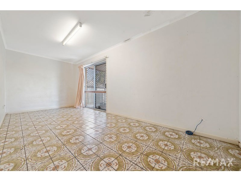 19 Warrington ST, Robertson QLD 4109