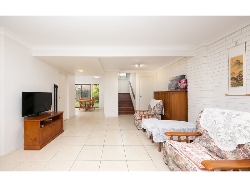 1/52 Carnaby street, Macgregor QLD 4109