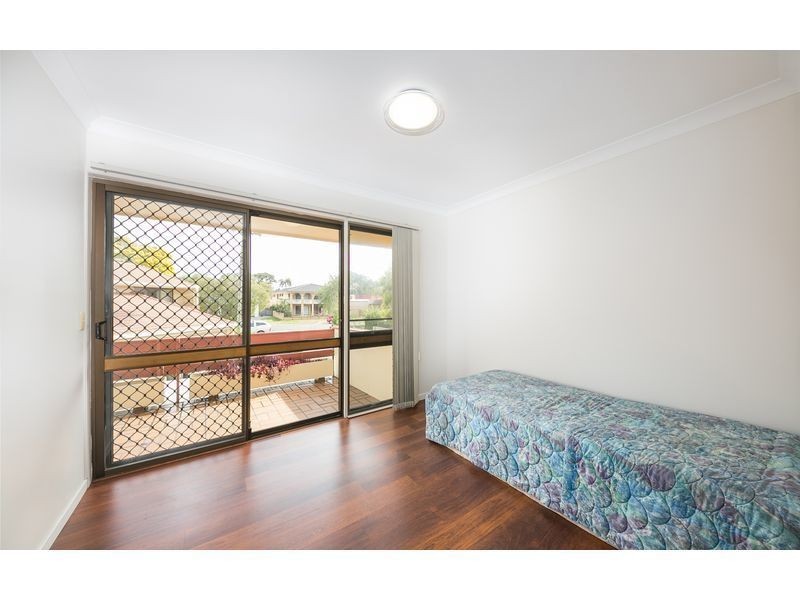 1/52 Carnaby street, Macgregor QLD 4109