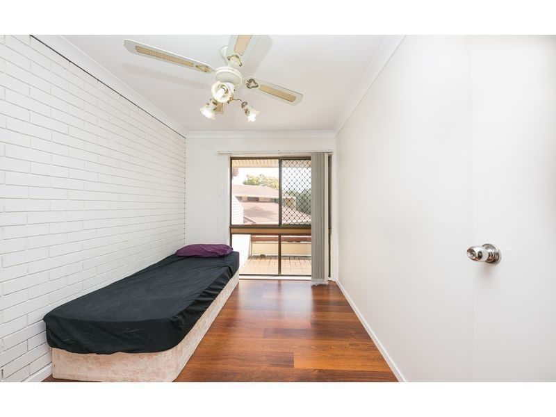 1/52 Carnaby street, Macgregor QLD 4109