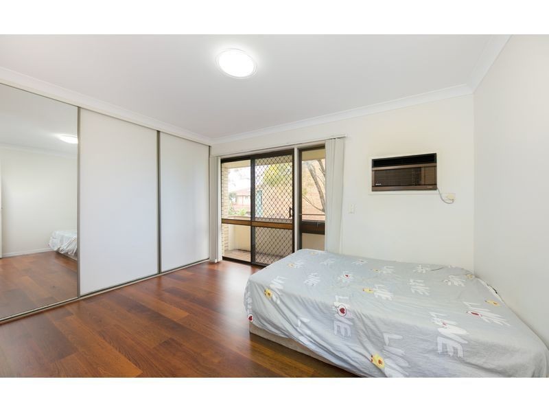 1/52 Carnaby street, Macgregor QLD 4109