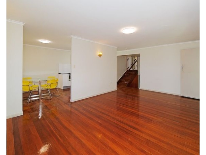 21 Longridge Street, Macgregor QLD 4109