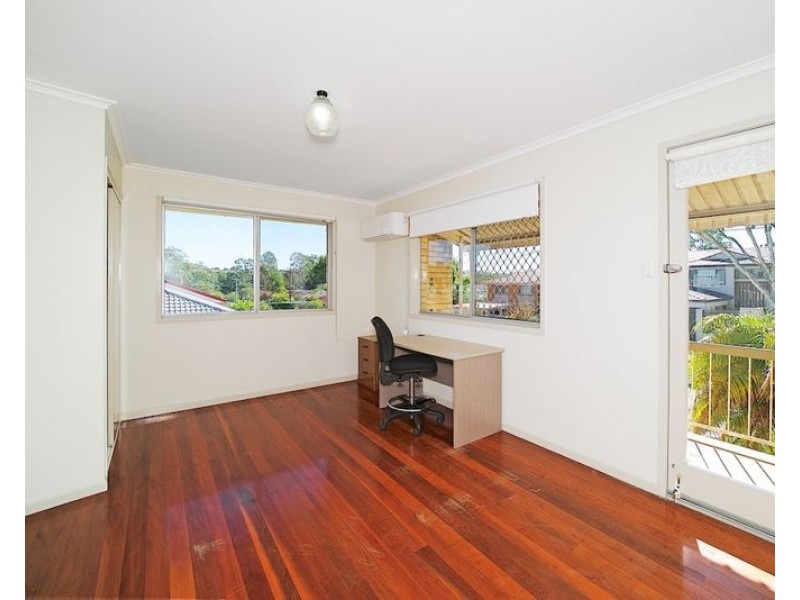 21 Longridge Street, Macgregor QLD 4109