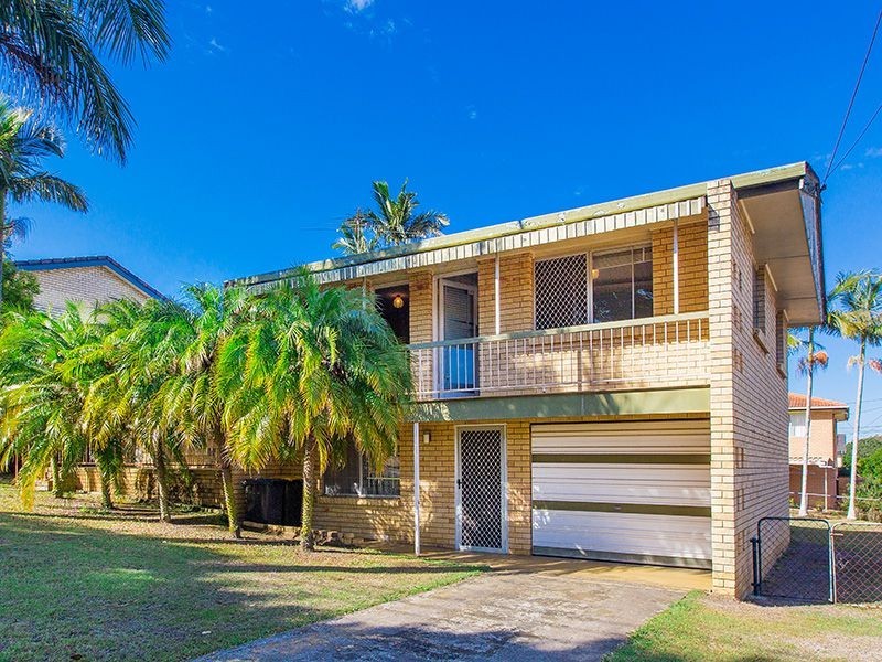 Master room/21 Longridge St, Macgregor QLD 4109