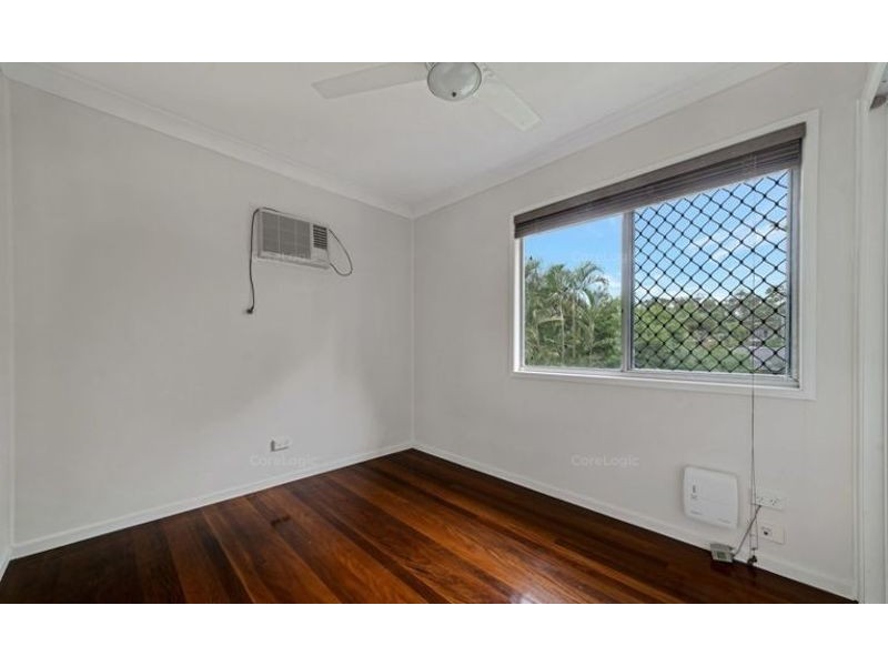 16 Clarinda avenue, Springwood QLD 4127