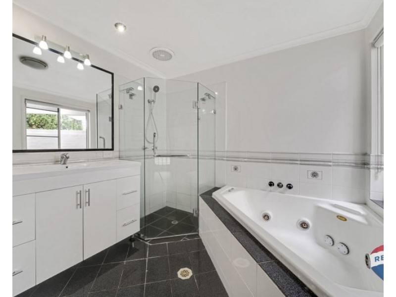 27 Pinewood Court, Algester QLD 4115