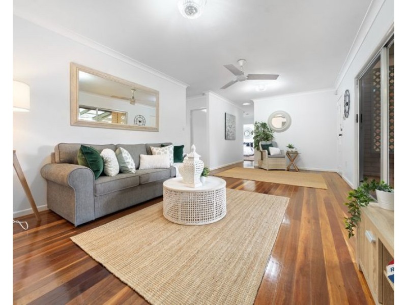 27 Copenhagen St, Wishart QLD 4122