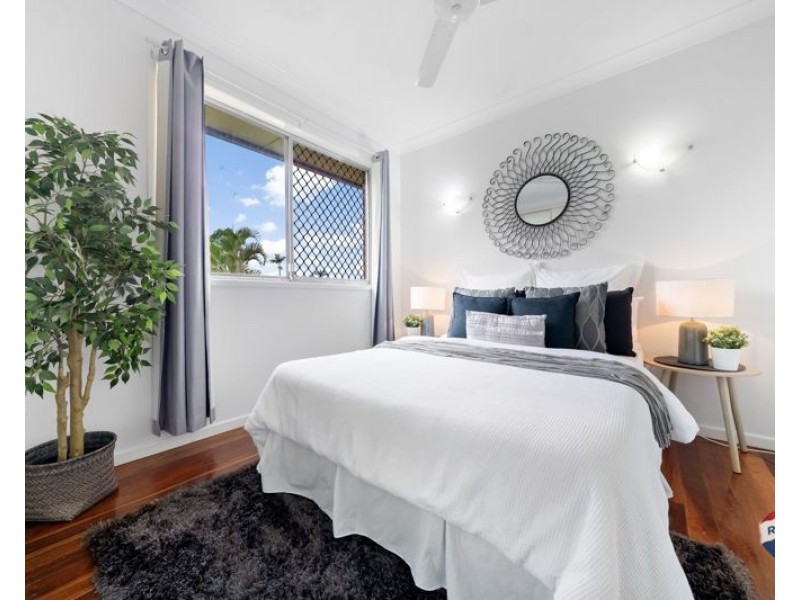 27 Copenhagen St, Wishart QLD 4122