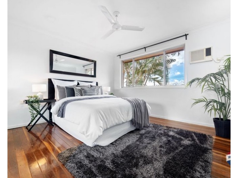 27 Copenhagen St, Wishart QLD 4122