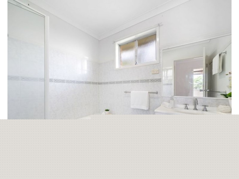 27 Copenhagen St, Wishart QLD 4122