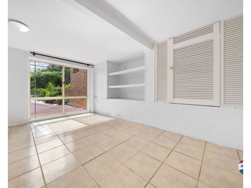 27 Copenhagen St, Wishart QLD 4122