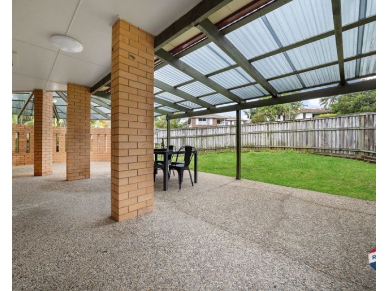 27 Copenhagen St, Wishart QLD 4122