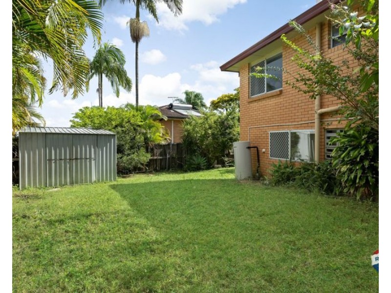 27 Copenhagen St, Wishart QLD 4122